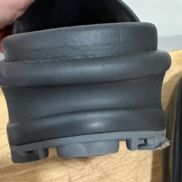 Gucci Black Embossed Double G Slide Sandals SZ 40 (9) - Picture 7 of 11